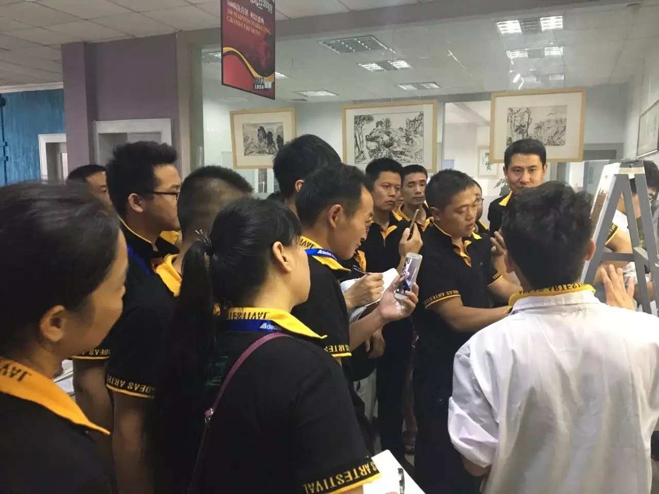 GIOVANNI喬瓦尼藝術涂料工程師現場講解及演示 GIOVANNI喬瓦尼藝術涂料工程師現場講解及演示